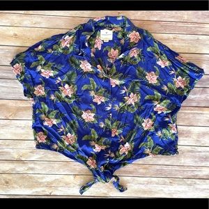 women’s AE crop button down